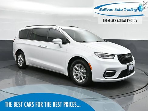 Used 2022 Chrysler Pacifica Touring-L FWD image 1