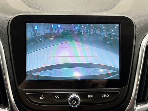 Used 2018 Chevrolet Equinox Premier AWD/4WD image 11