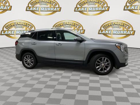 Used 2023 GMC Terrain SLT AWD/4WD image 4