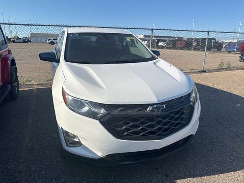 Used 2019 Chevrolet Equinox LT w/ LPO, Blackout Package AWD/4WD image 5