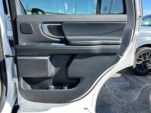 Used 2025 Ford Expedition Platinum w/ Stealth Performance Package AWD/4WD image 51