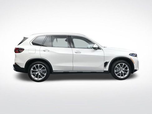 New 2026 BMW X5 xDrive40i w/ Premium Package image 3