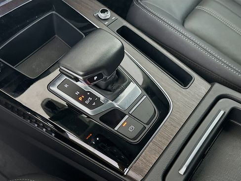 Used 2022 Audi Q5 2.0T Premium image 24