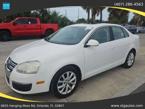 Used 2010 Volkswagen Jetta SE FWD image 1