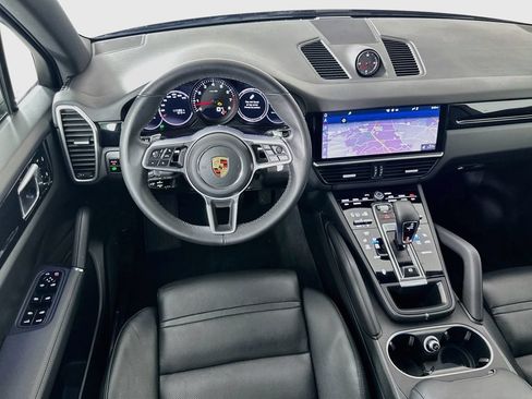 Used 2020 Porsche Cayenne AWD/4WD image 23