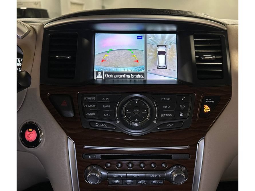 Used 2020 Nissan Pathfinder Platinum FWD image 32