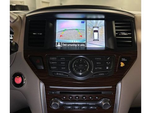 Used 2020 Nissan Pathfinder Platinum FWD image 32