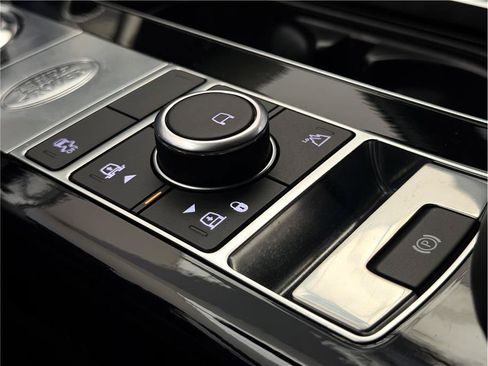Used 2018 Land Rover Range Rover HSE AWD/4WD image 18