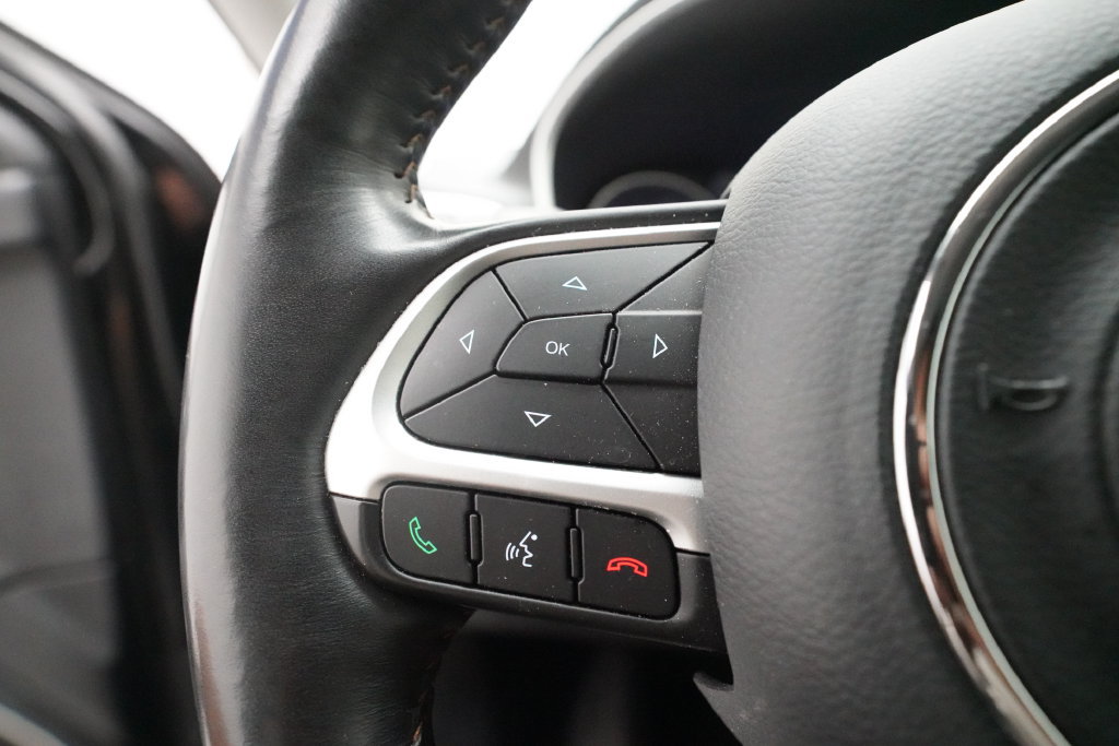 Used 2018 Jeep Compass Latitude w/ Popular Equipment Group AWD/4WD image 17