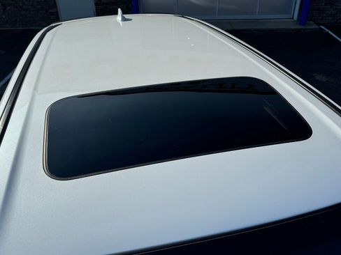 Used 2023 Honda CR-V EX-L image 9