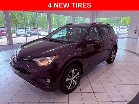 Used 2018 Toyota RAV4 XLE FWD image 3