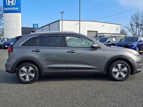 Used 2018 Kia Niro LX image 7