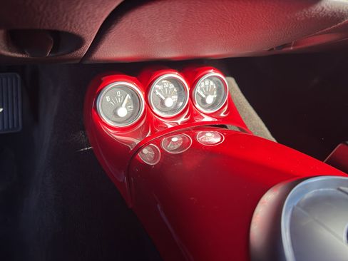 Used 2005 Chevrolet SSR w/ Preferred Equipment Group image 13