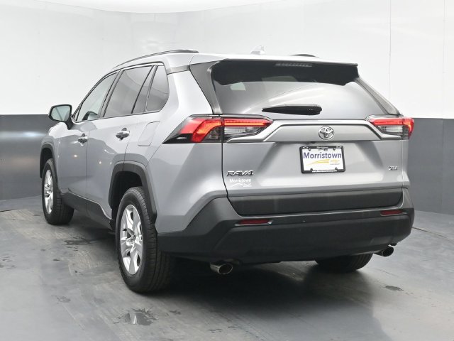 Used 2021 Toyota RAV4 XLE w/ Convenience Package FWD image 12