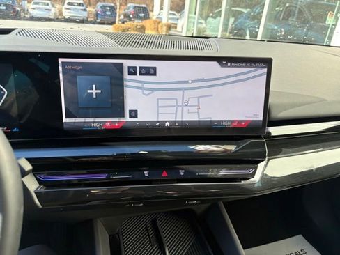 Used 2026 BMW 530i xDrive w/ Premium Package image 14