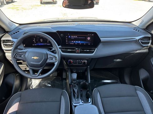 Used 2025 Chevrolet TrailBlazer LT FWD image 33