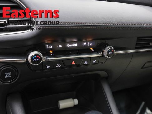 Used 2023 MAZDA MAZDA3 s FWD image 20