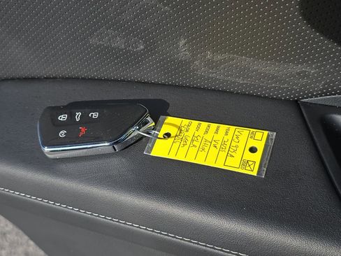 Used 2025 Volkswagen Atlas Cross Sport SEL R-Line AWD/4WD image 37