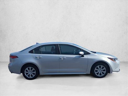 Certified 2025 Toyota Corolla LE image 4