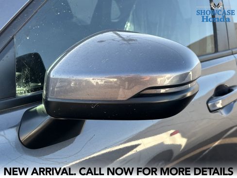 Used 2025 Honda HR-V LX image 9