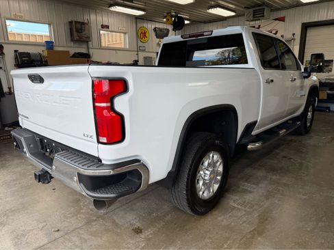 Used 2025 Chevrolet Silverado 3500 LTZ w/ LTZ Plus Package image 5