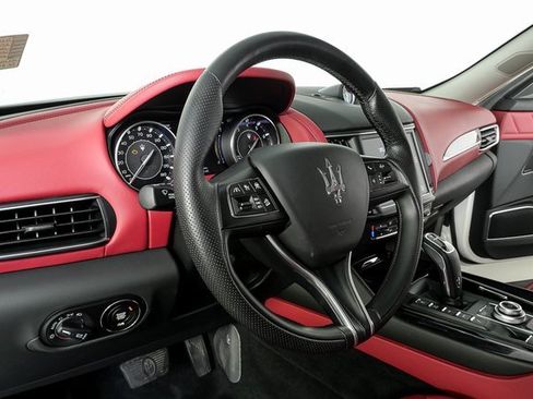Certified 2022 Maserati Levante Modena image 3