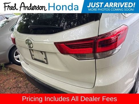Used 2018 Toyota Highlander LE FWD image 7