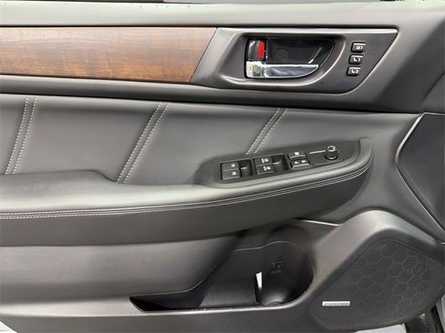 Used 2019 Subaru Outback 2.5i Limited image 9