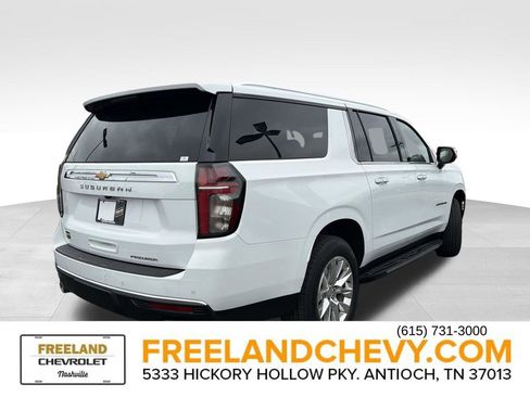 Used 2023 Chevrolet Suburban Premier image 3