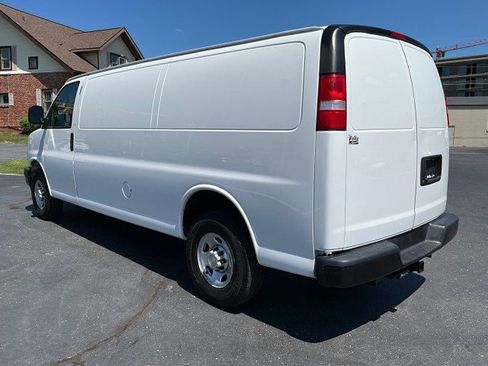 Used 2020 Chevrolet Express 3500 Extended w/ Driver Convenience Package RWD image 5