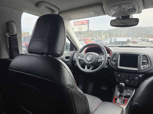 Used 2021 Jeep Compass Trailhawk image 10