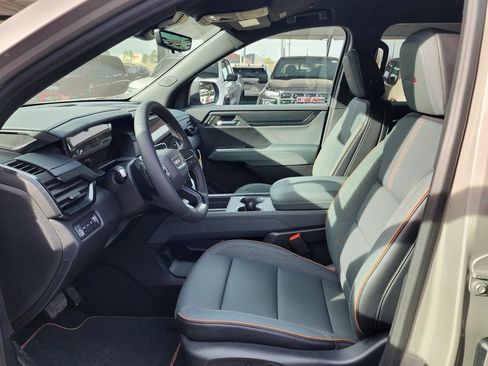 New 2026 GMC Acadia AT4 w/ Luxury Package image 16