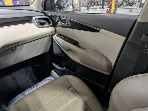 Used 2020 Kia Sorento EX FWD image 18