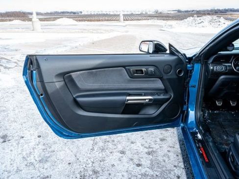 Used 2020 Ford Mustang Shelby GT350 w/ Technology Package RWD image 18