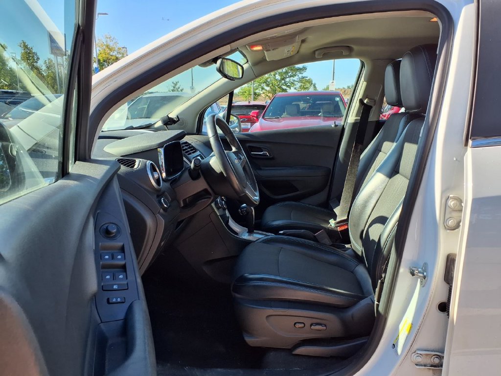 Used 2015 Chevrolet Trax LT w/ LT Plus Package FWD image 13
