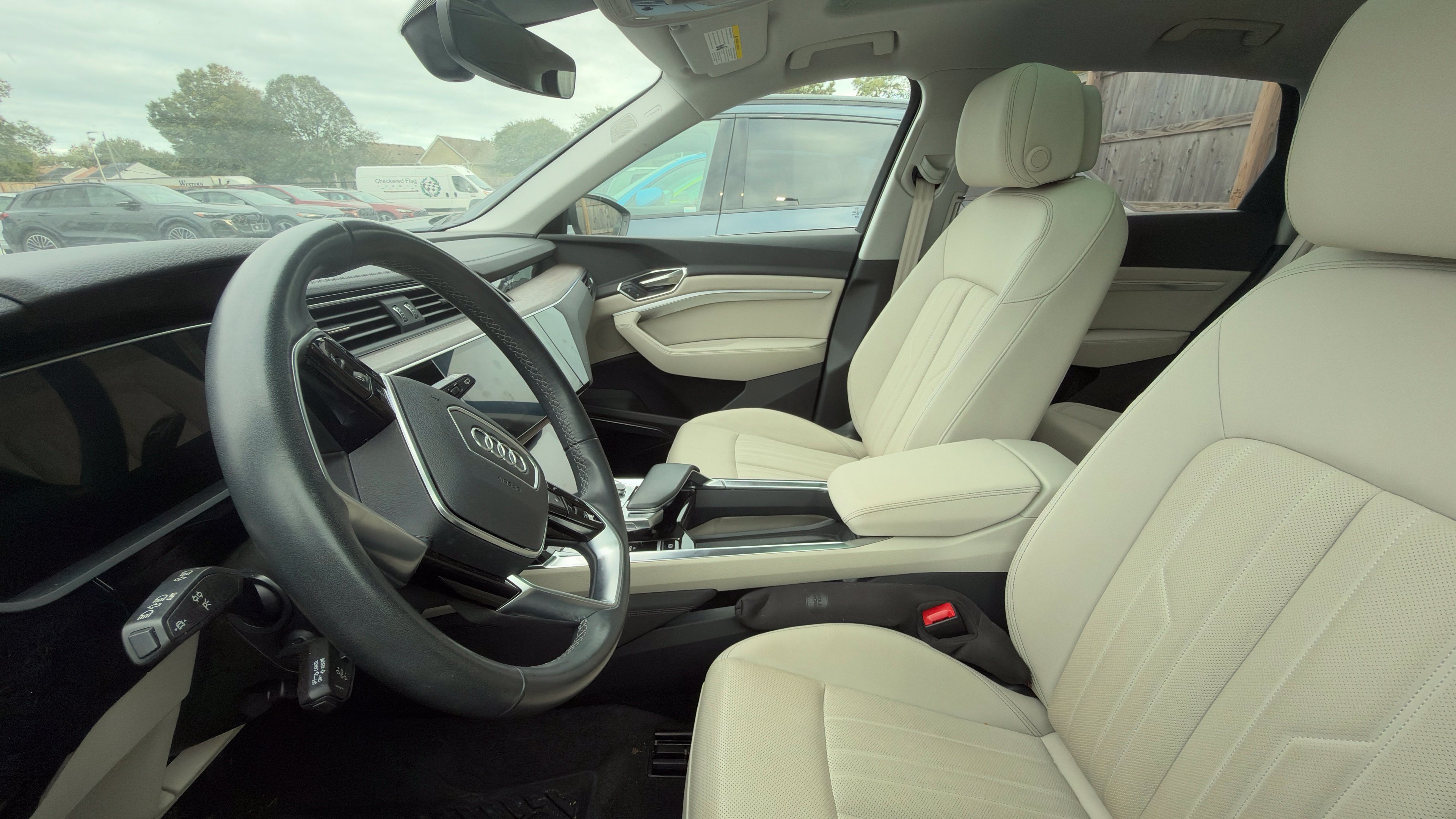 Used 2024 Audi Q8 e-tron Premium Plus w/ Premium Plus Package AWD/4WD image 9