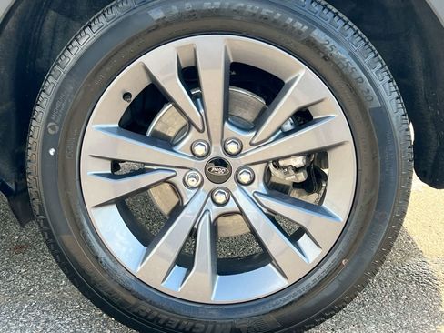 Used 2024 Ford Explorer XLT w/ Equipment Group 202A AWD/4WD image 14
