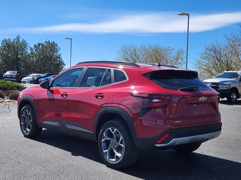 New 2026 Chevrolet Trax LT w/ Driver Confidence Package FWD image 2