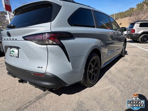 Used 2025 Toyota Sienna XLE Woodland Edition image 8