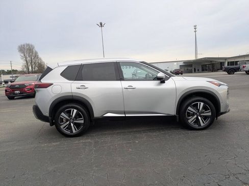 Used 2021 Nissan Rogue Platinum FWD image 3