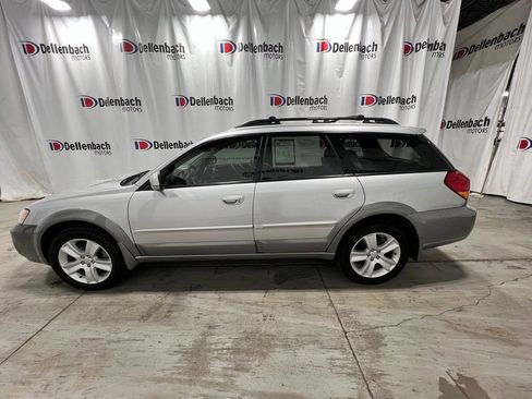 Used 2007 Subaru Outback 2.5XT Limited image 3