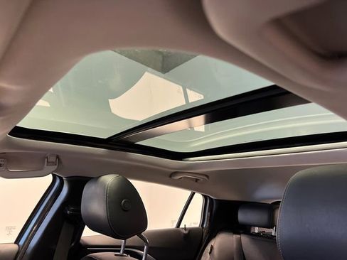 Used 2018 INFINITI QX30 Premium w/ Navigation Package AWD/4WD image 29
