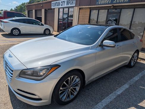 Used 2017 Genesis G80 3.8 w/ Option Group 02 RWD image 7