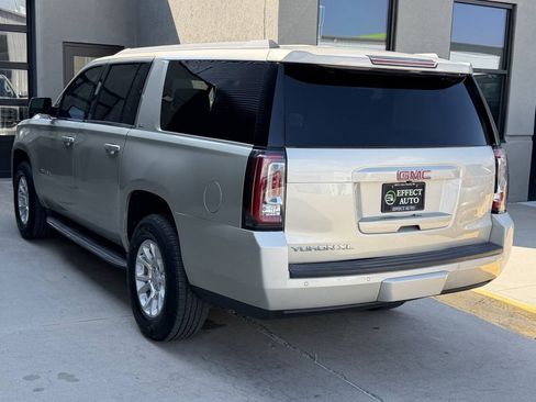 Used 2017 GMC Yukon XL SLT AWD/4WD image 8