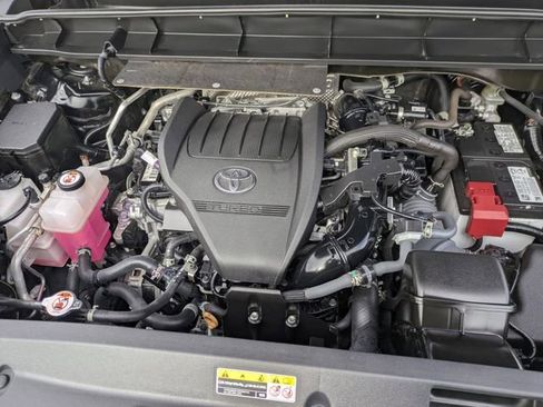 Used 2023 Toyota Highlander XLE image 36