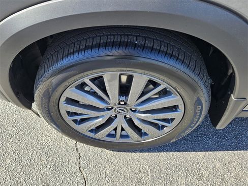 New 2025 Nissan Pathfinder SL w/ SL Premium Package image 19