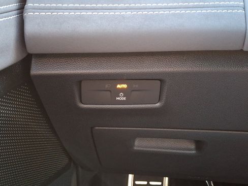 New 2026 Volkswagen Tiguan SE R-Line image 15