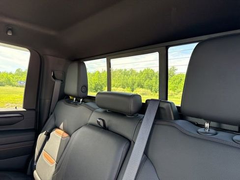 Used 2024 GMC Sierra 2500 AT4 w/ Technology Package AWD/4WD image 31