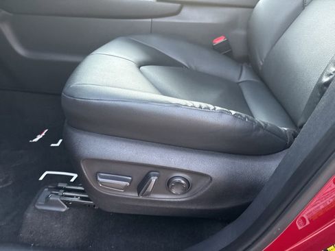 Used 2025 Toyota Grand Highlander AWD image 16