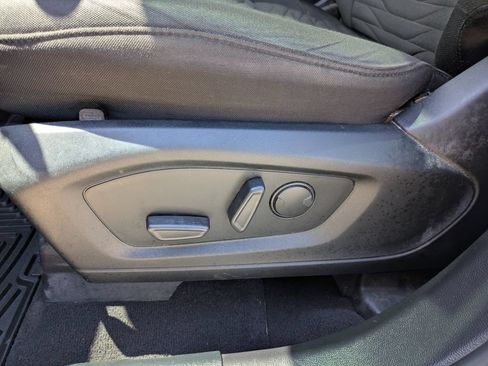 Used 2020 Ford Explorer XLT RWD image 5